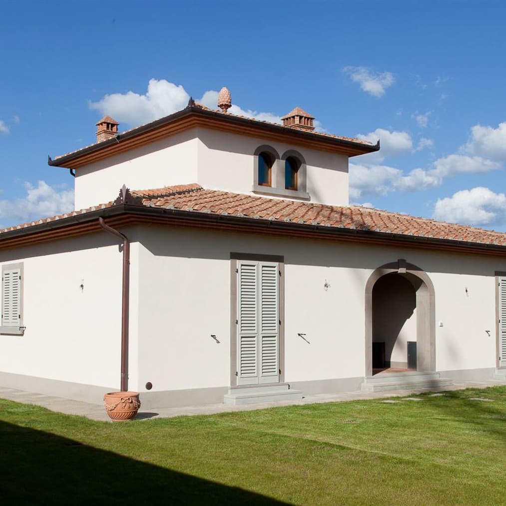 Villa con torretta panoramica a Cortona, Toscana