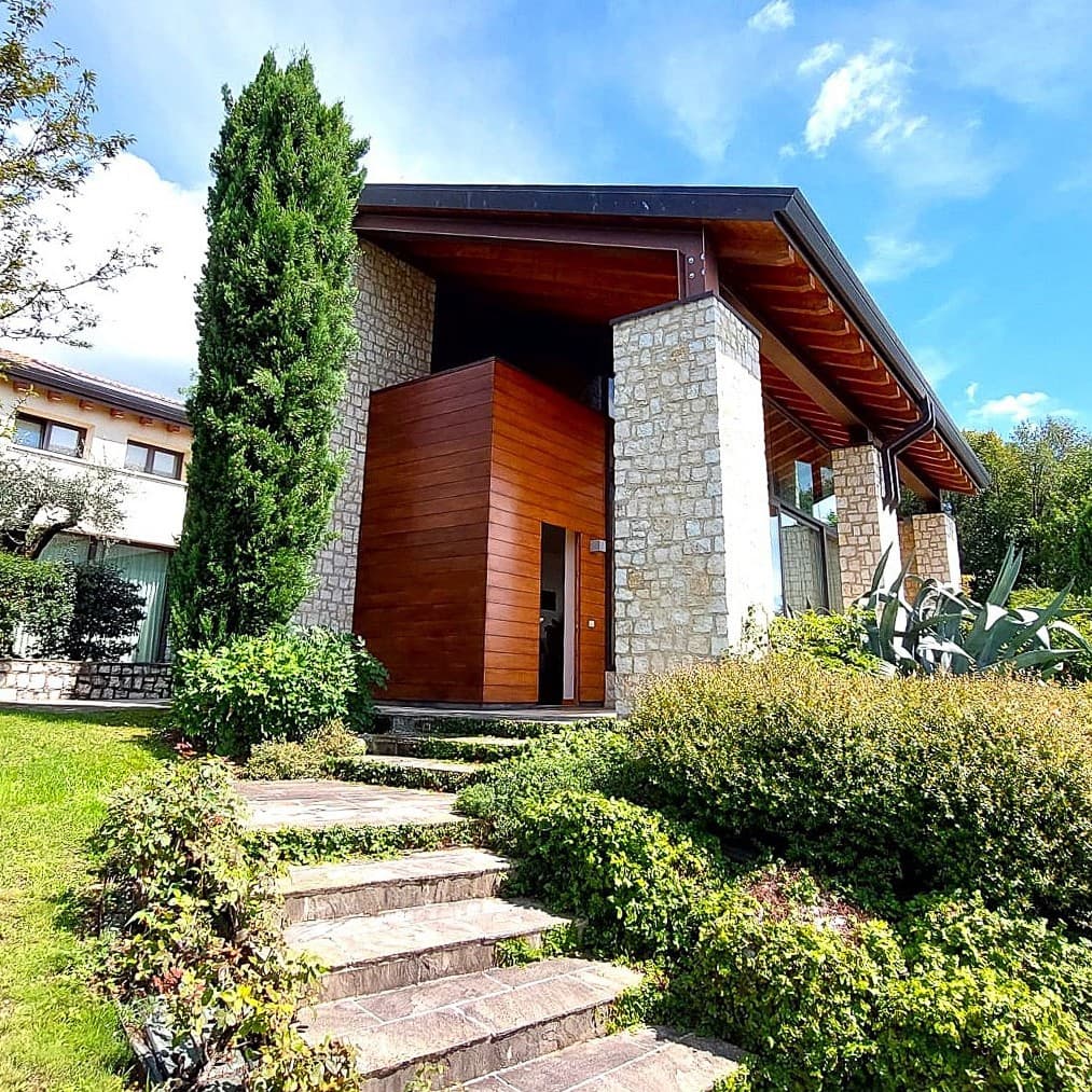 Villa panoramica a Borso del Grappa, Prealpi Venete