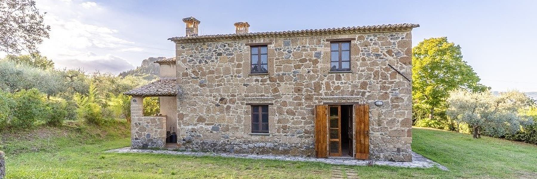 Casale ristrutturato in pietra a Orvieto, Umbria