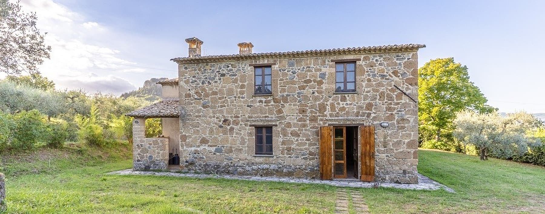 Casale ristrutturato in pietra a Orvieto, Umbria
