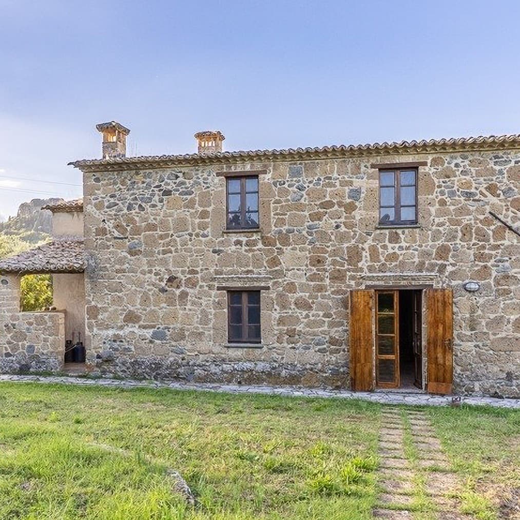 Casale ristrutturato in pietra a Orvieto, Umbria