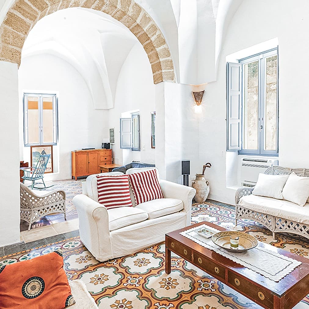 Villa con Piscina e Giardino a Ortelle, Puglia