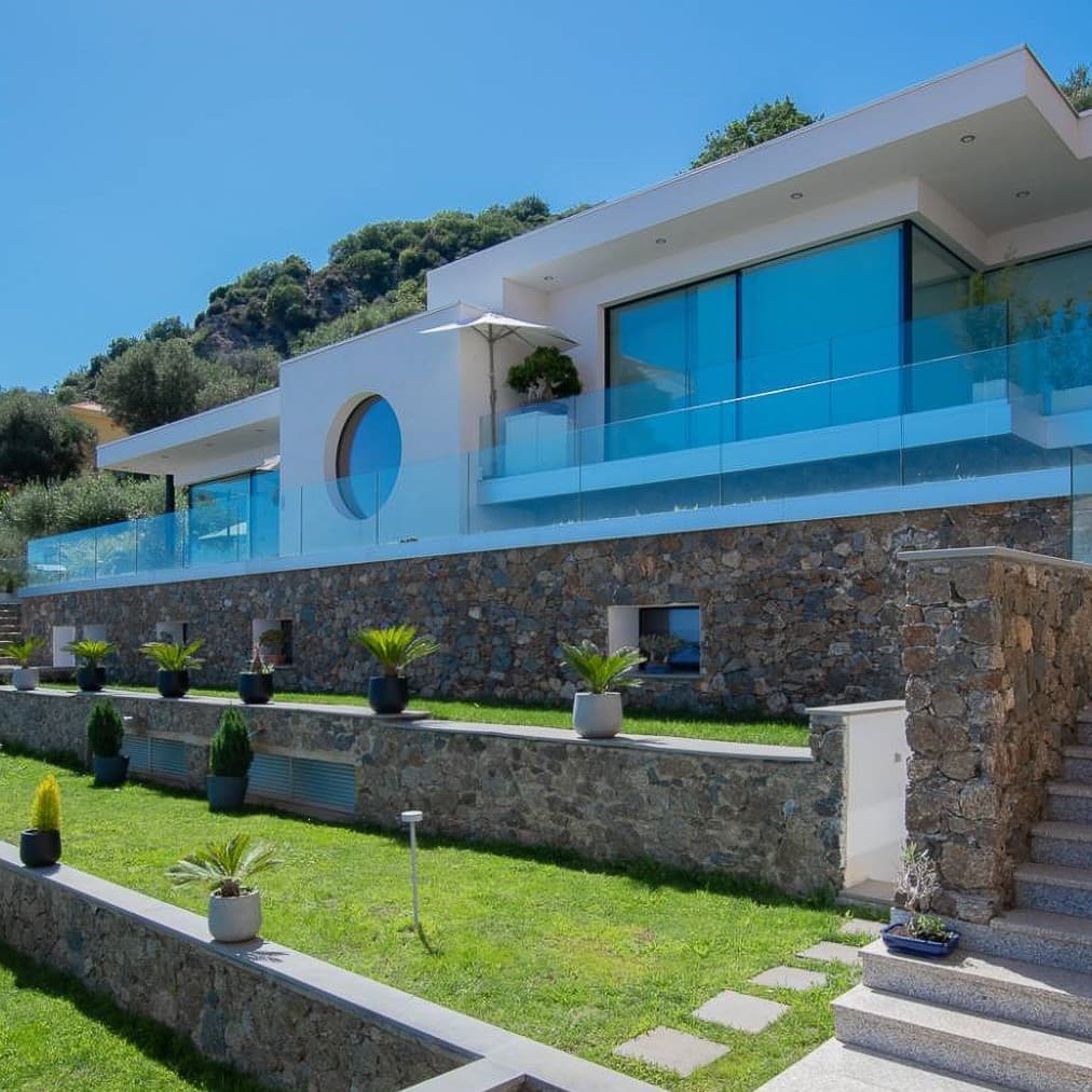 Villa di Lusso Vista Mare a Bergeggi, 360 mq Totali