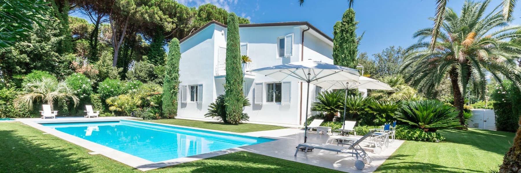 Villa esclusiva con piscina a Forte dei Marmi, Toscana