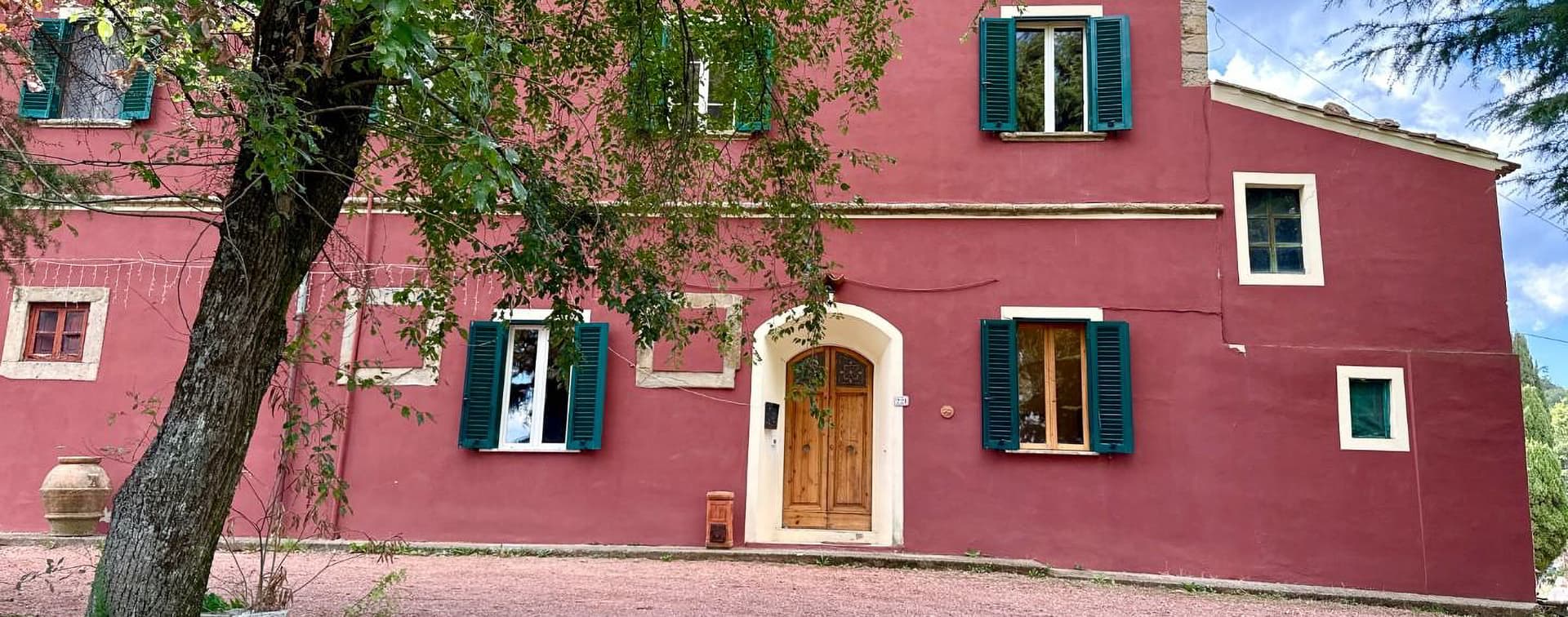 Casale storico in Toscana, Chianni, 600 mq di fascino