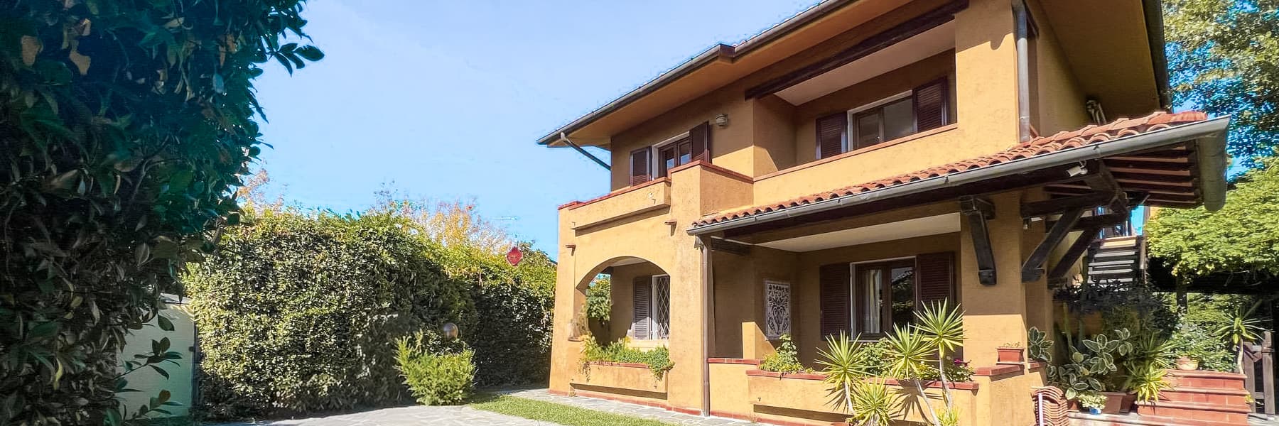 Villa esclusiva a Forte dei Marmi con giardino ampio