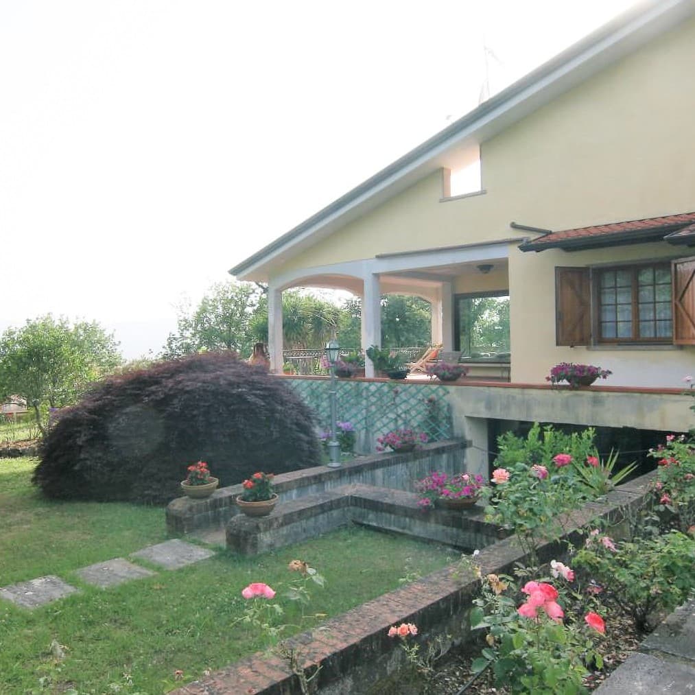 Villa esclusiva sulle colline di Castelnuovo Magra
