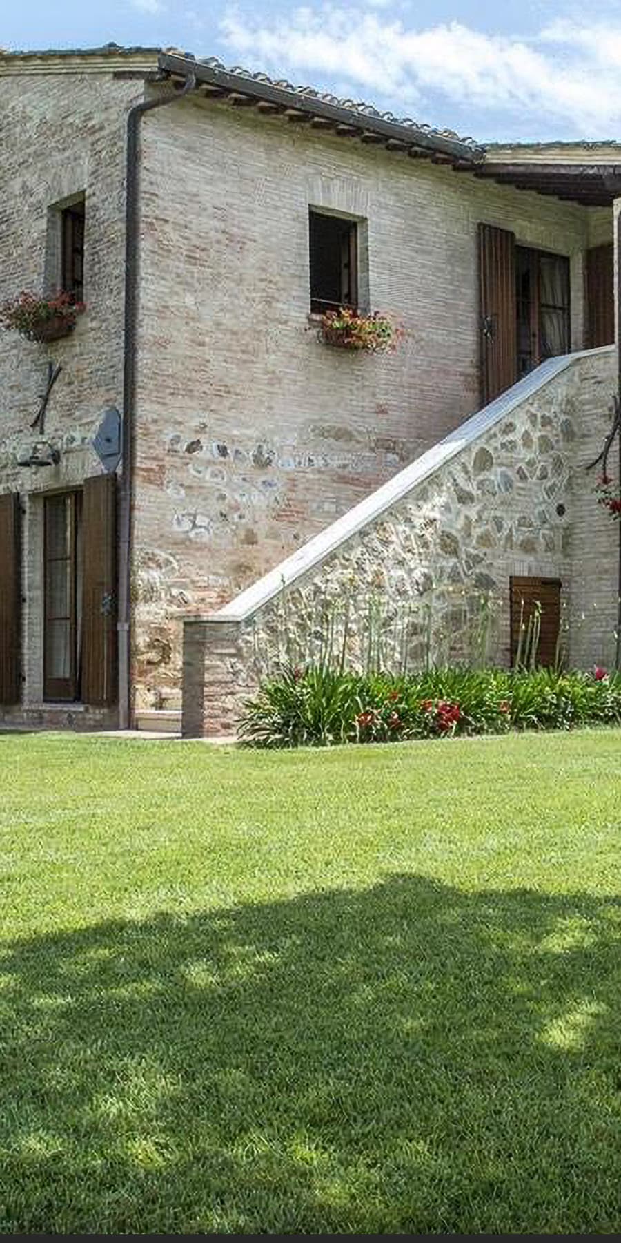 Casale con piscina nella campagna toscana di Montepulciano