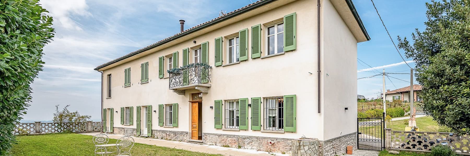 Casa indipendente a Castiglione Tinella, Langa viticola