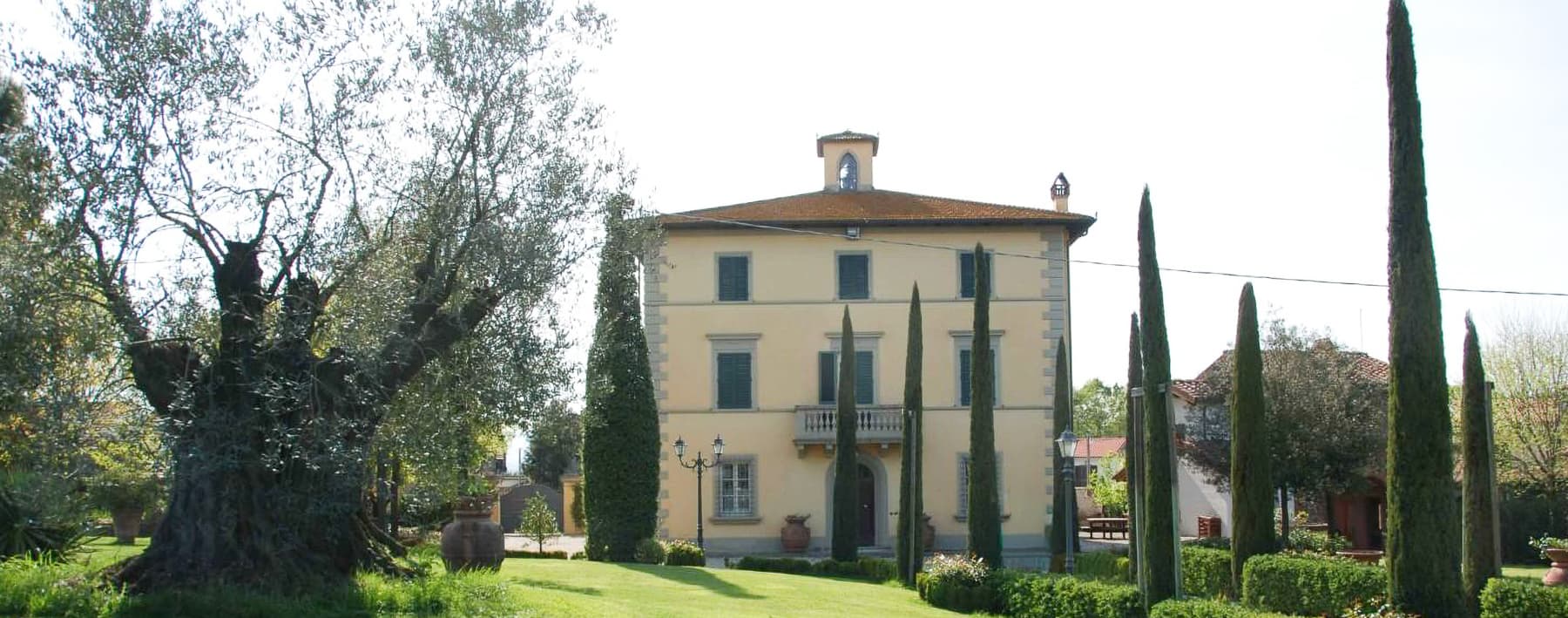 Villa Liberty a Castelfranco di Sotto con parco ampio