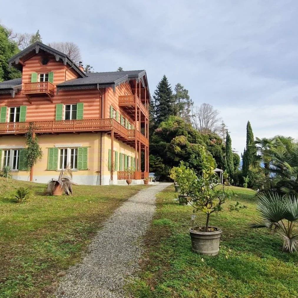Villa storica a Ghiffa con vista Lago Maggiore