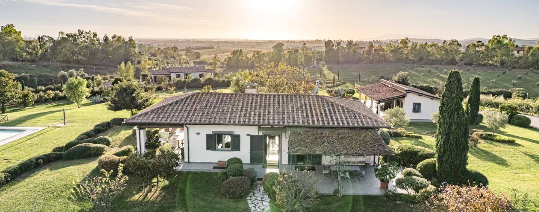 Villa panoramica a Montalto di Castro, 340 mq di charme