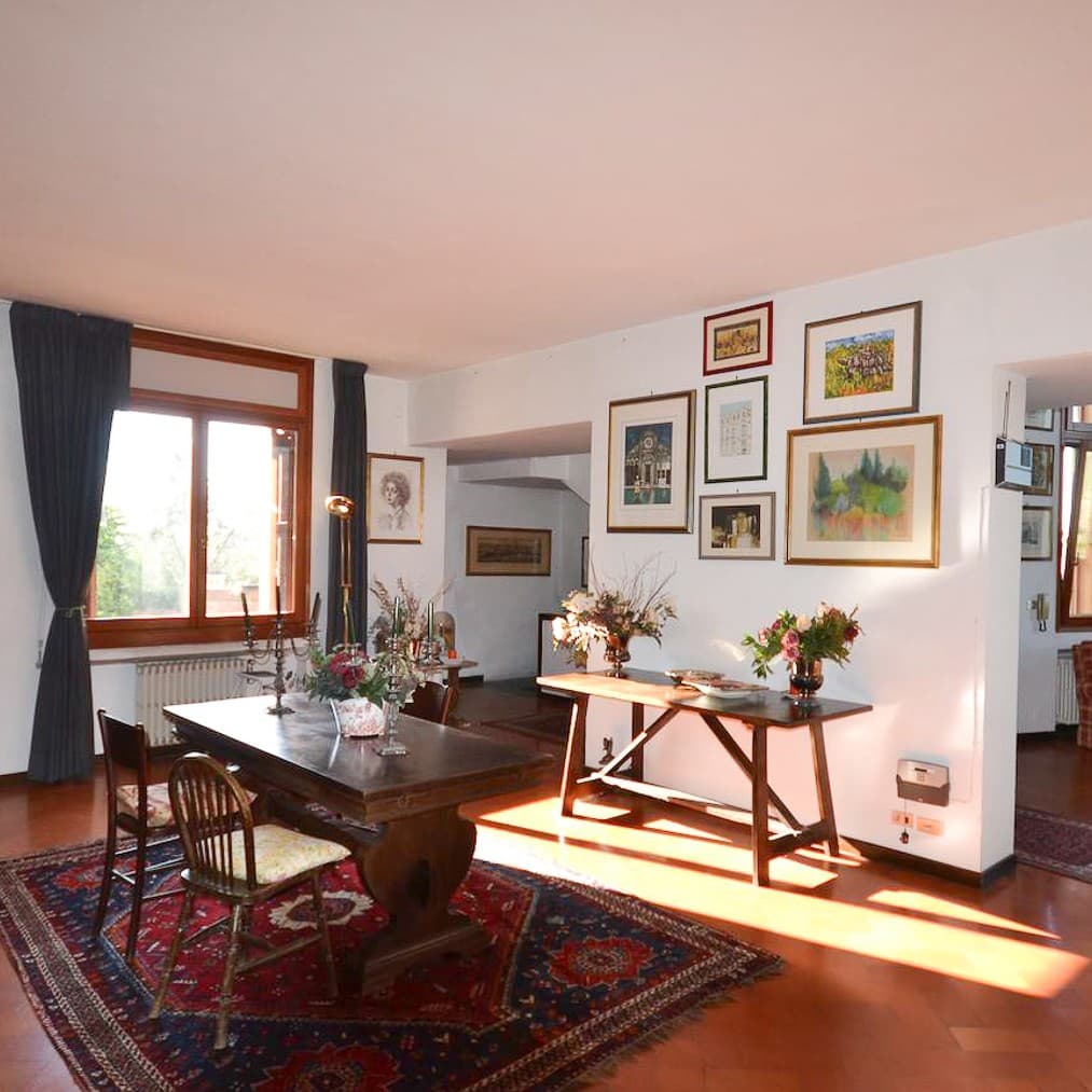 Elegant Villa in Siena, Tuscany - 5 Beds, 4 Baths