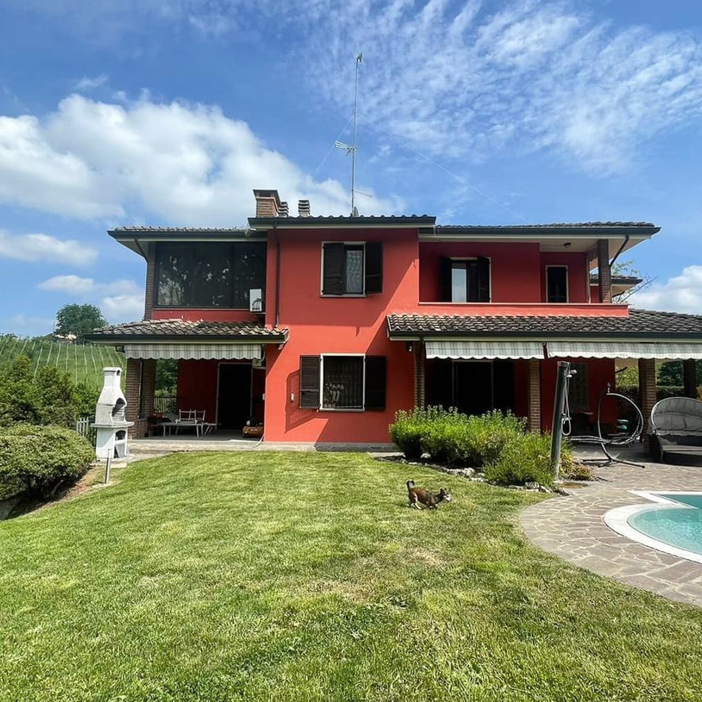 Villa in Alseno, Emilia-Romagna, with Scenic Views
