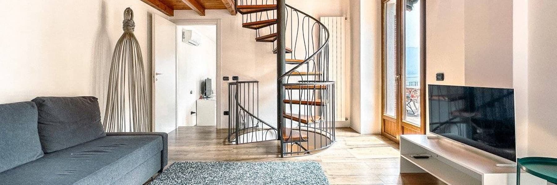 Villa a Oggebbio con vista Lago Maggiore e giardino ampio