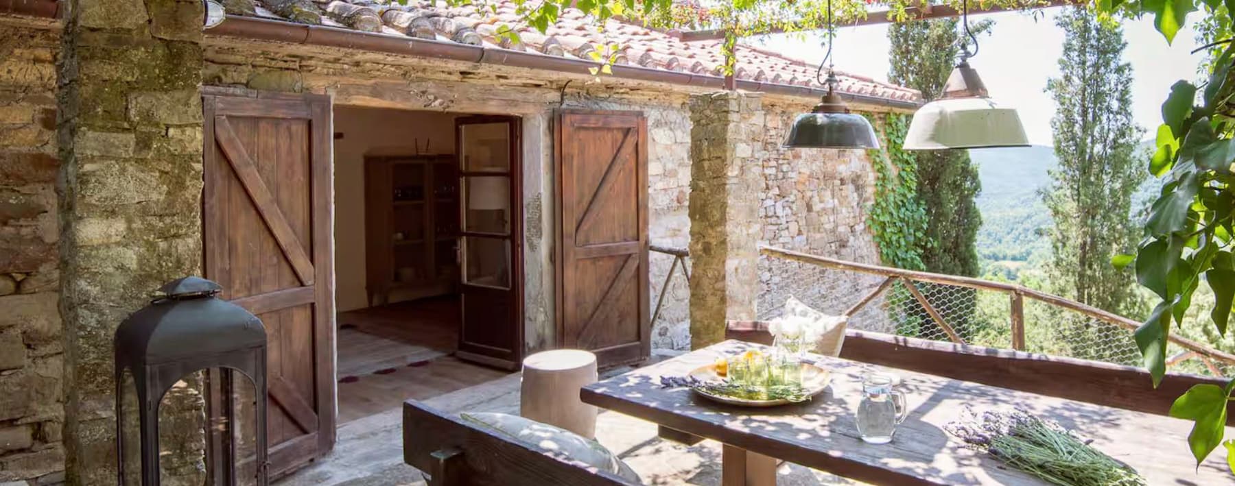 Casale con Piscina e Vista Panoramica a Cortona, Toscana