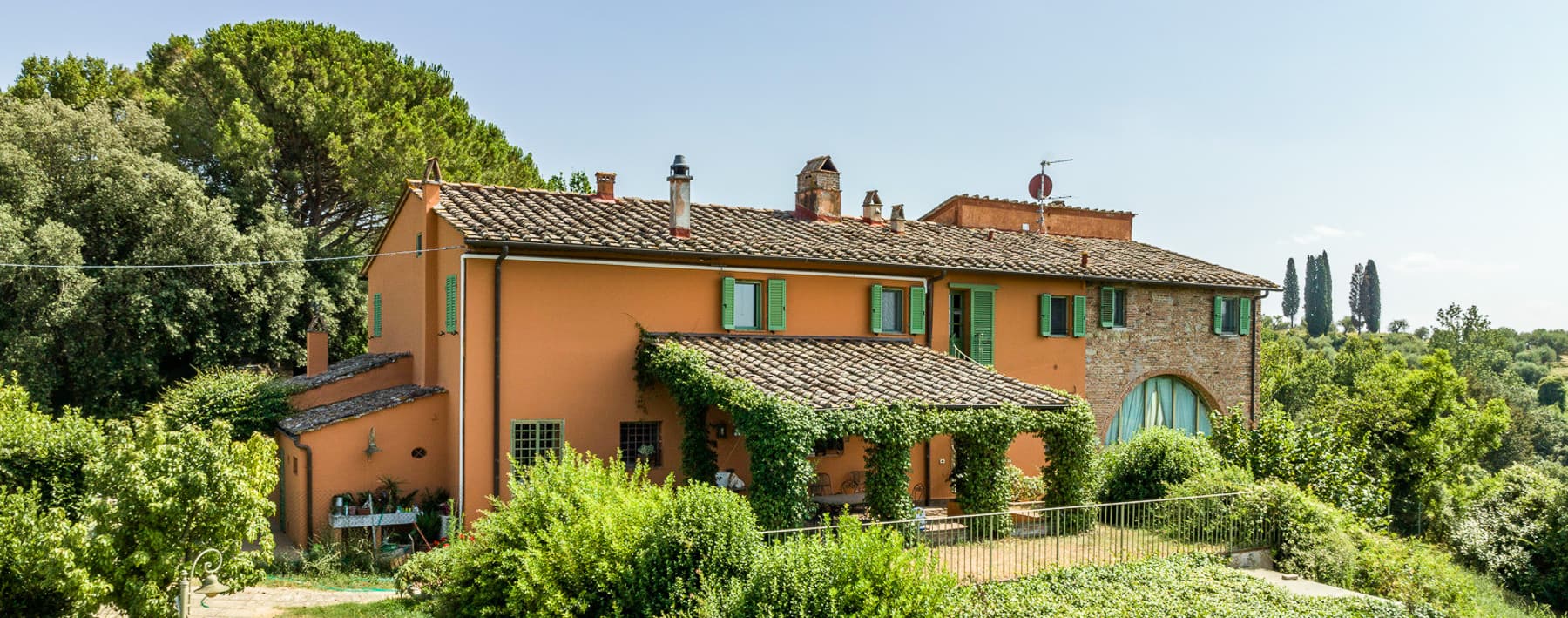 Casale in Toscana: Eleganza e Storia a Pontedera