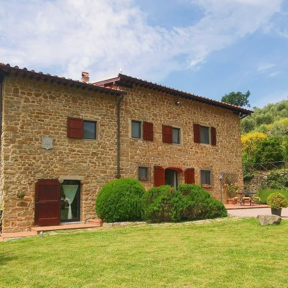 Colonica ristrutturata a Reggello, Toscana