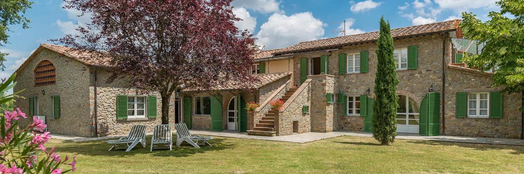 Casa indipendente a Cortona, 385 mq di comfort in Toscana