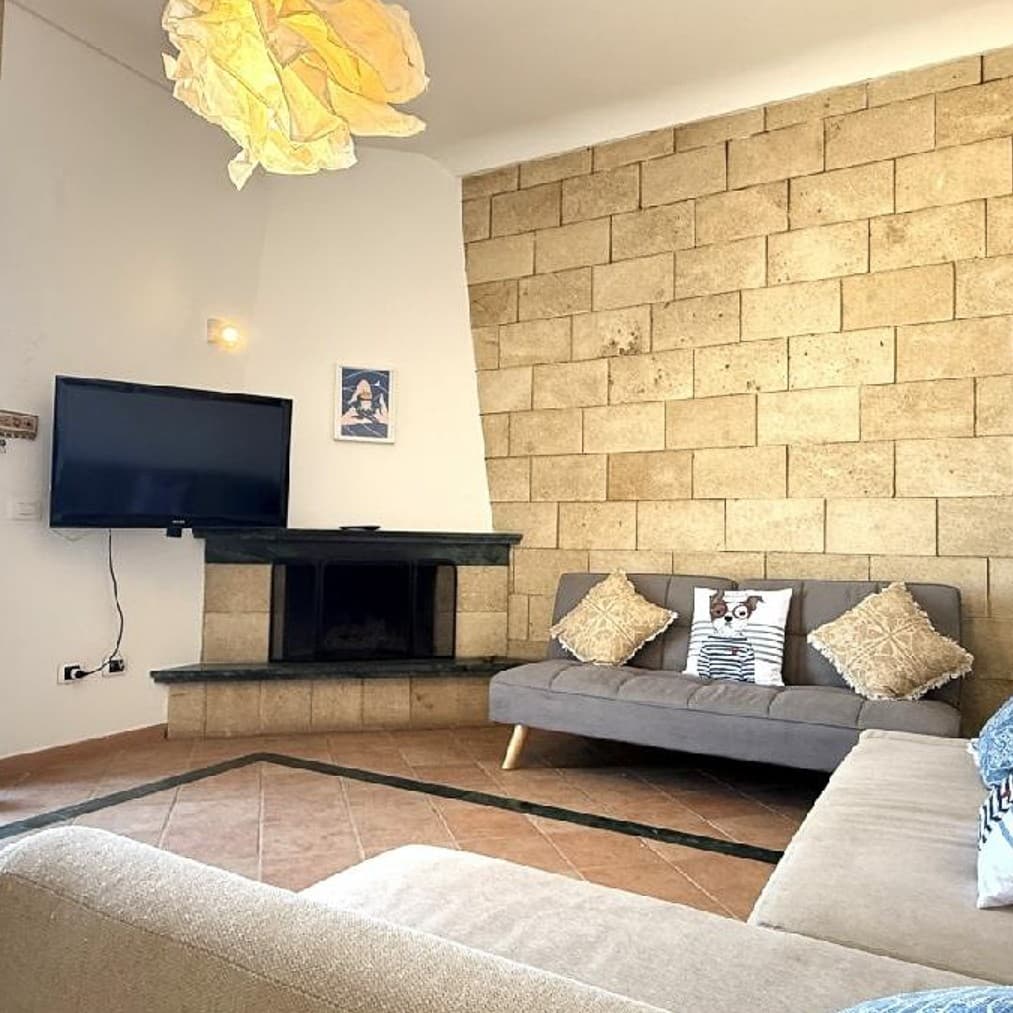 Villa fronte mare a Noto, Sicilia, con ampio giardino