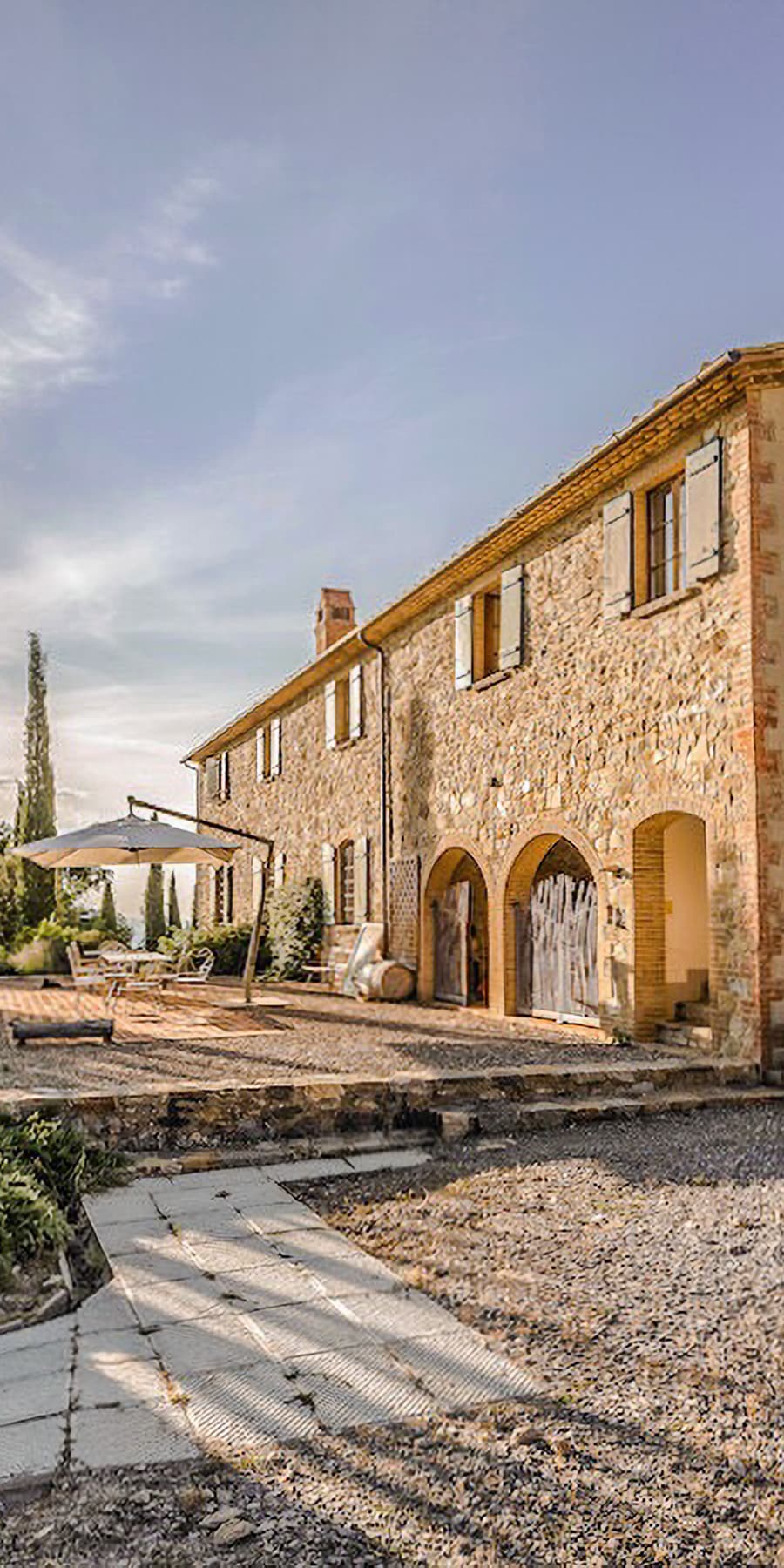 Casale panoramico a Cinigiano, nella campagna toscana