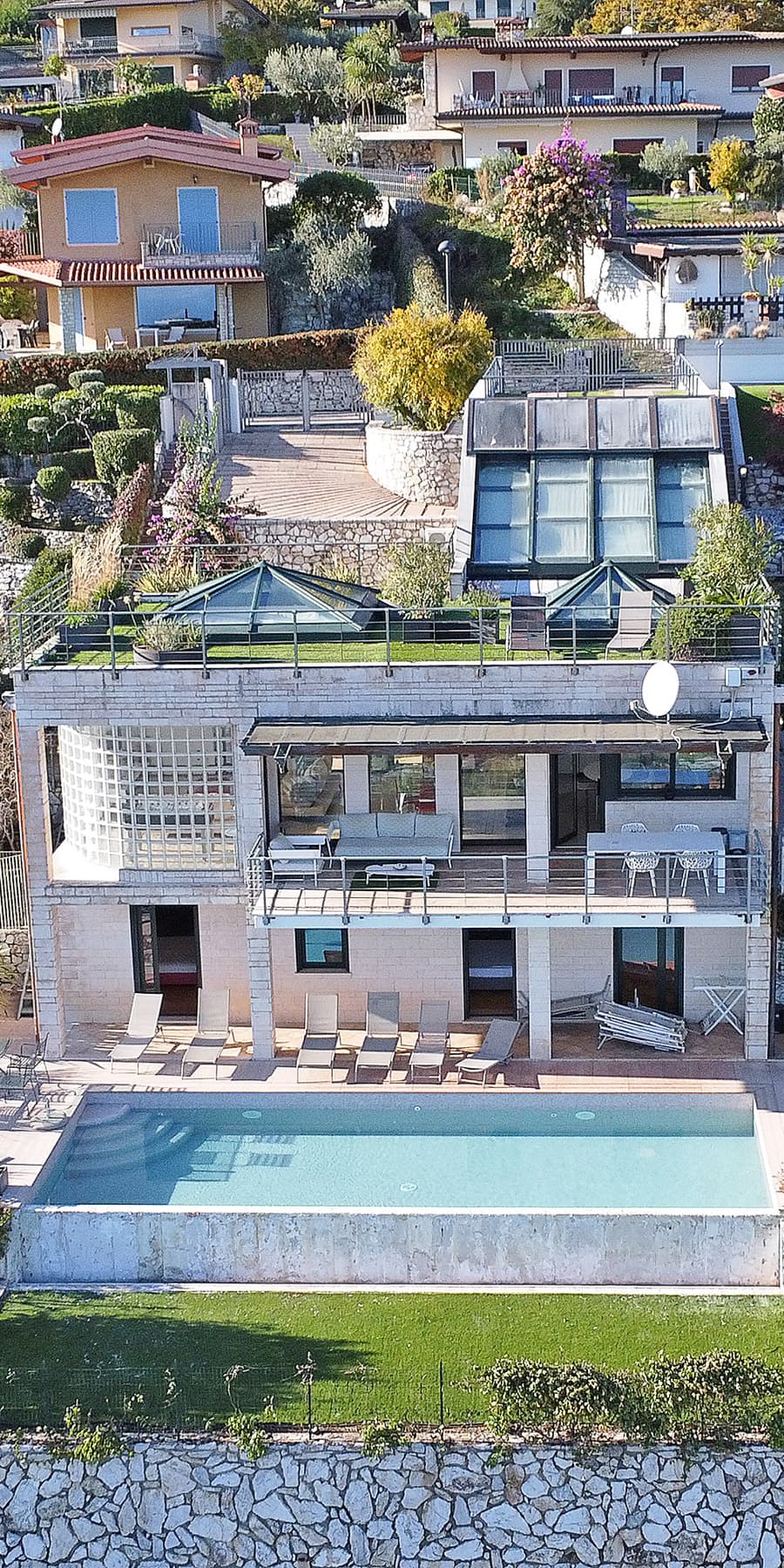 Villa a Salo, immersa nel fascino del Lago di Garda