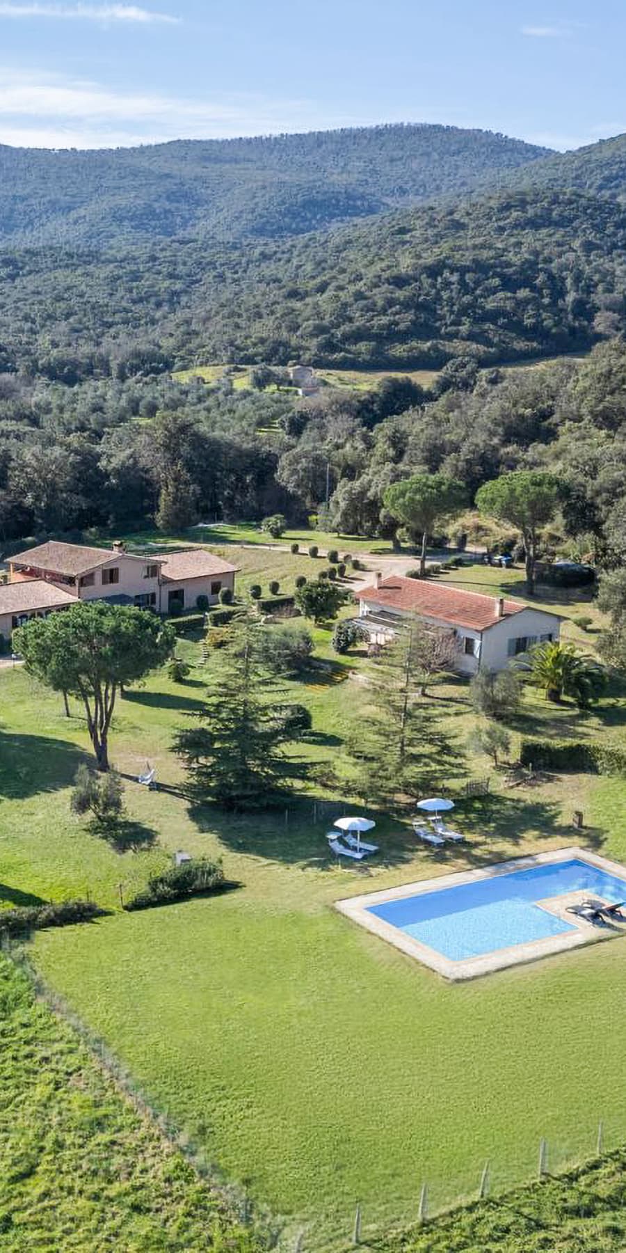 Casale in Maremma Toscana con Piscina e 12 Ettari di Verde