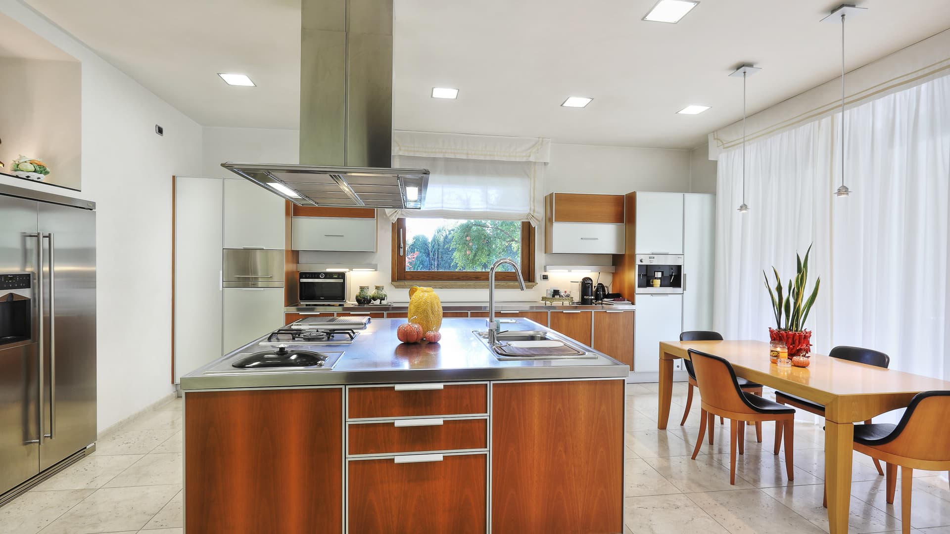 Interiors (10)