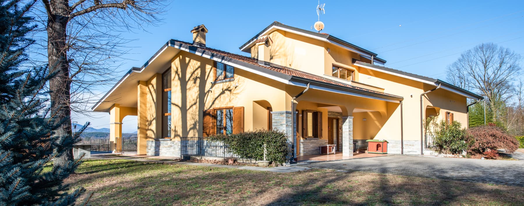 Villa esclusiva con darsena privata a Golasecca