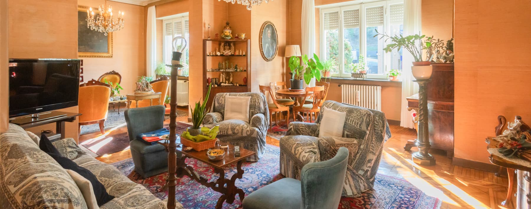 Villa storica con giardino rigoglioso a Varese