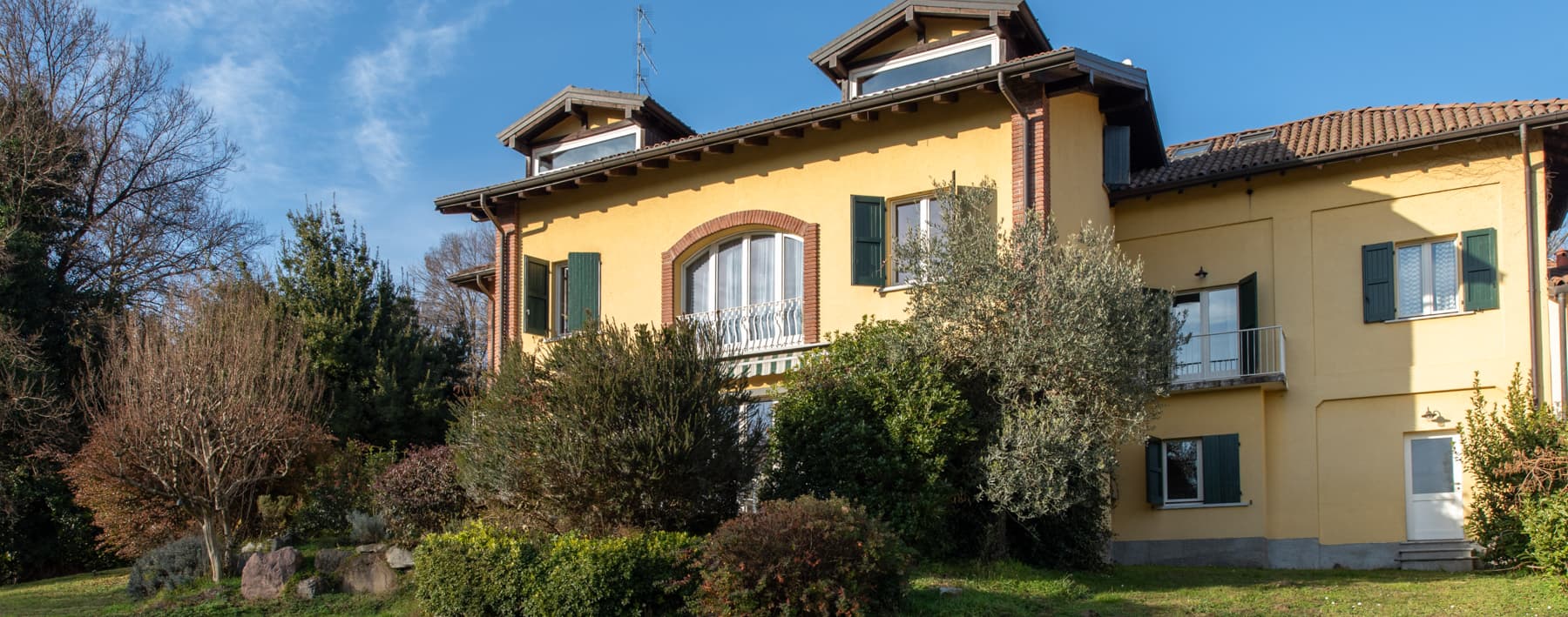 Villa con parco privato e piscina a Varese