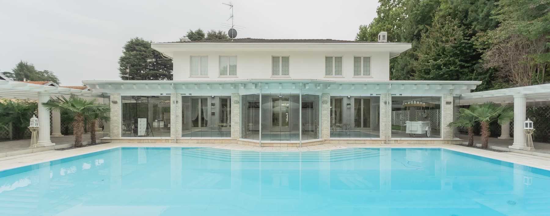 Villa prestigiosa con piscina a Milano