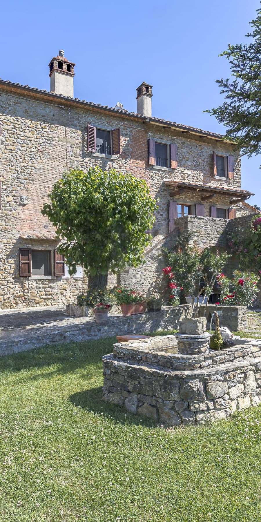 Casale in Toscana con piscina e vista a Castiglion Fiorentino