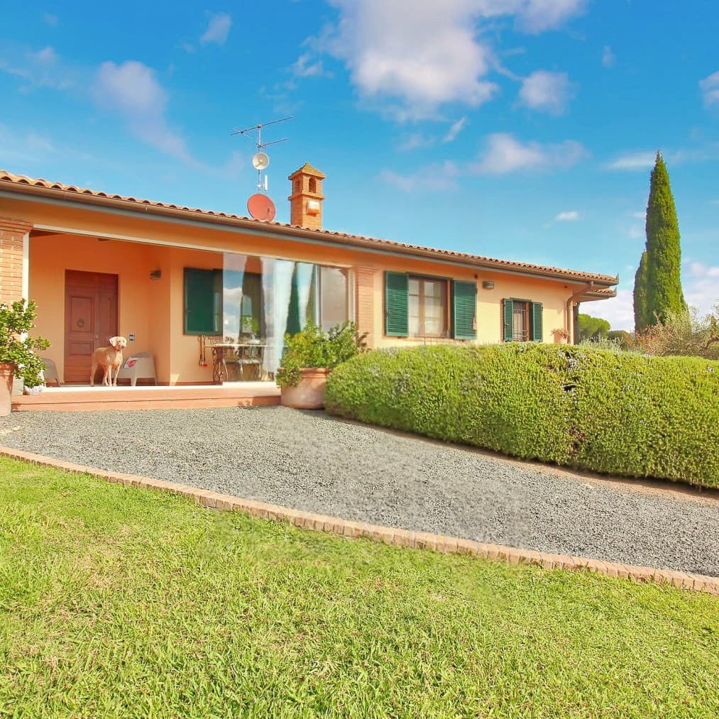 Villa con Piscina e Vista Mare a Castiglione della Pescaia