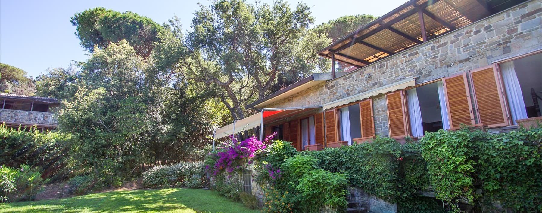 Villa elegante a Punta Ala, vista mare in Toscana