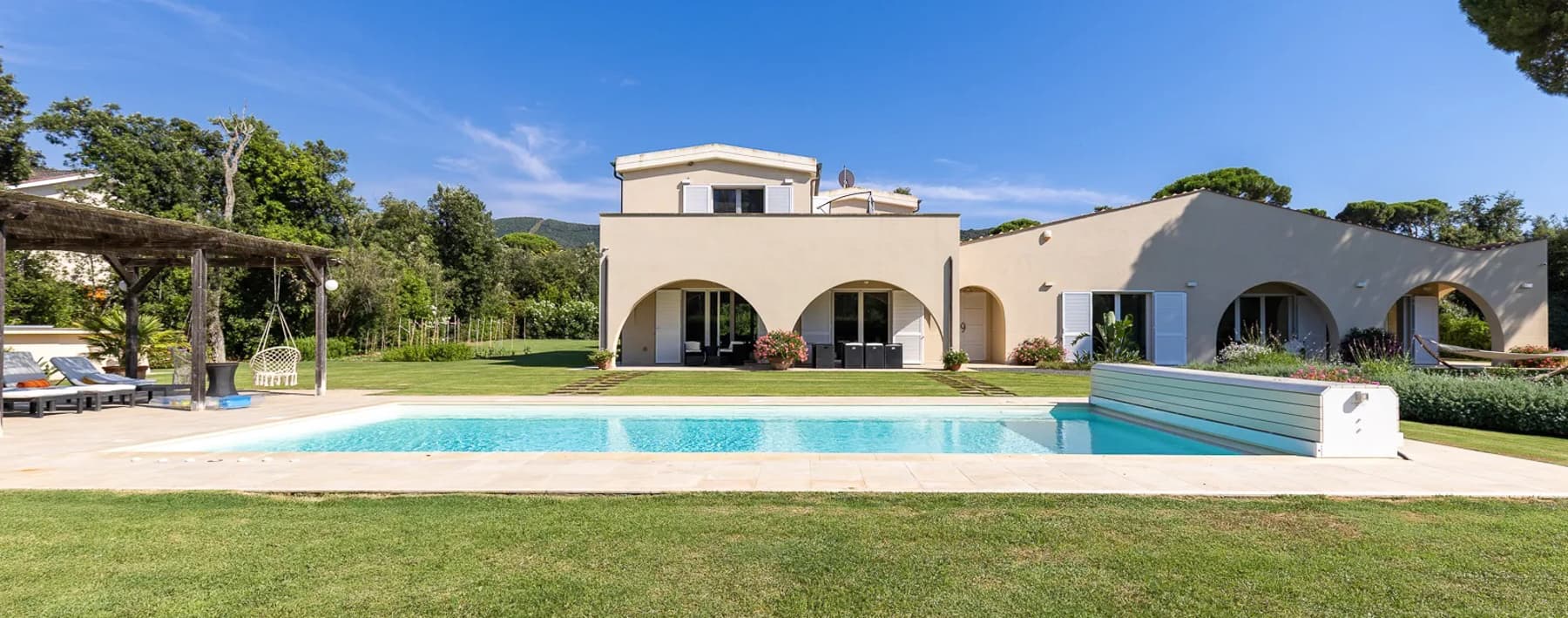 Villa esclusiva a Punta Ala, oasi di lusso in Toscana