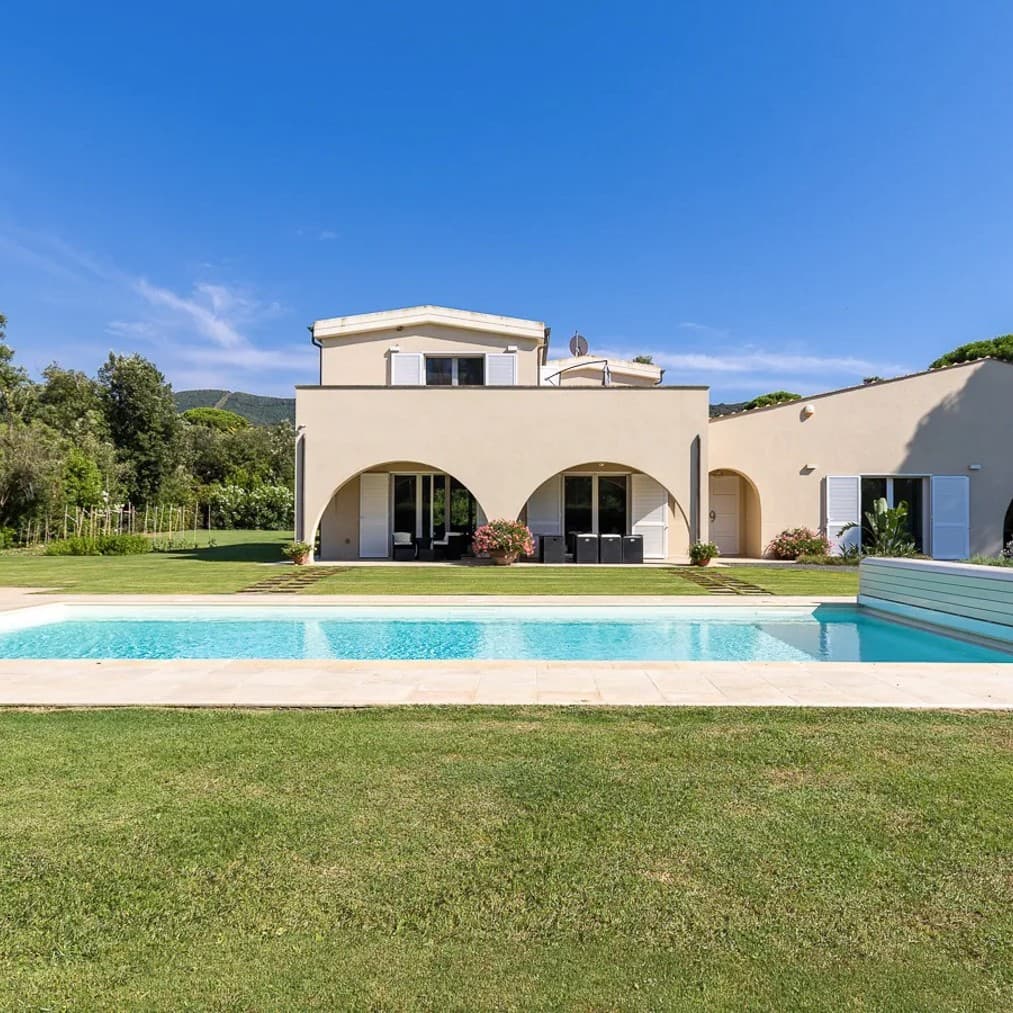 Villa esclusiva a Punta Ala, oasi di lusso in Toscana