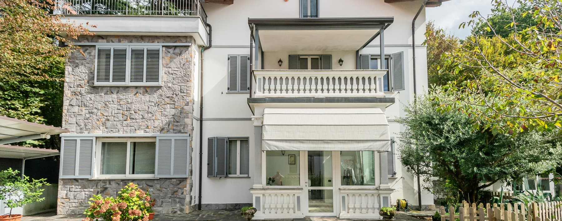 Elegant Villa in Malnate, Lombardy