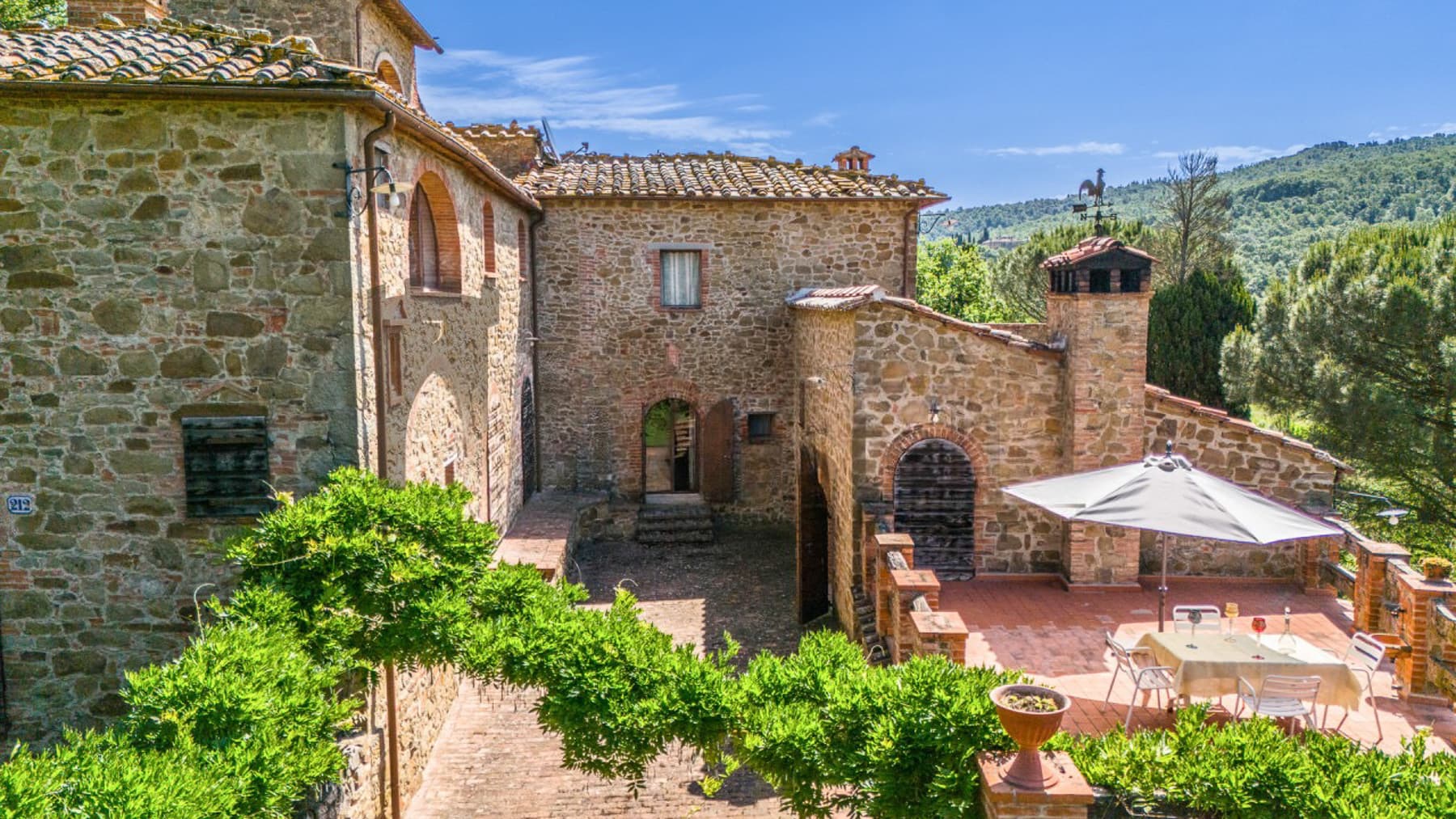 Casale storico con piscina a Sinalunga, Toscana