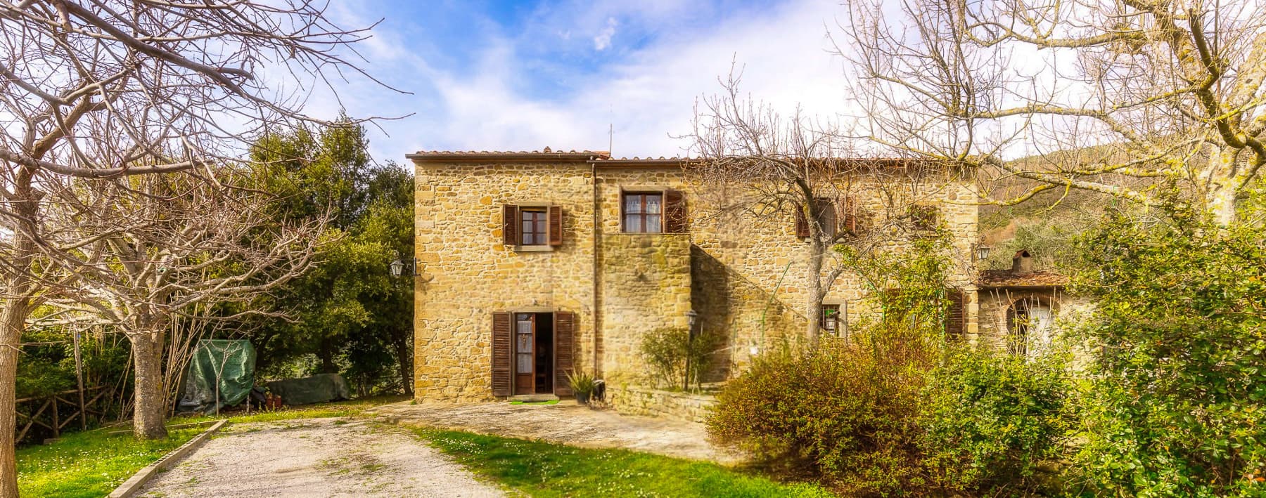 Casale panoramico con piscina nella splendida Toscana