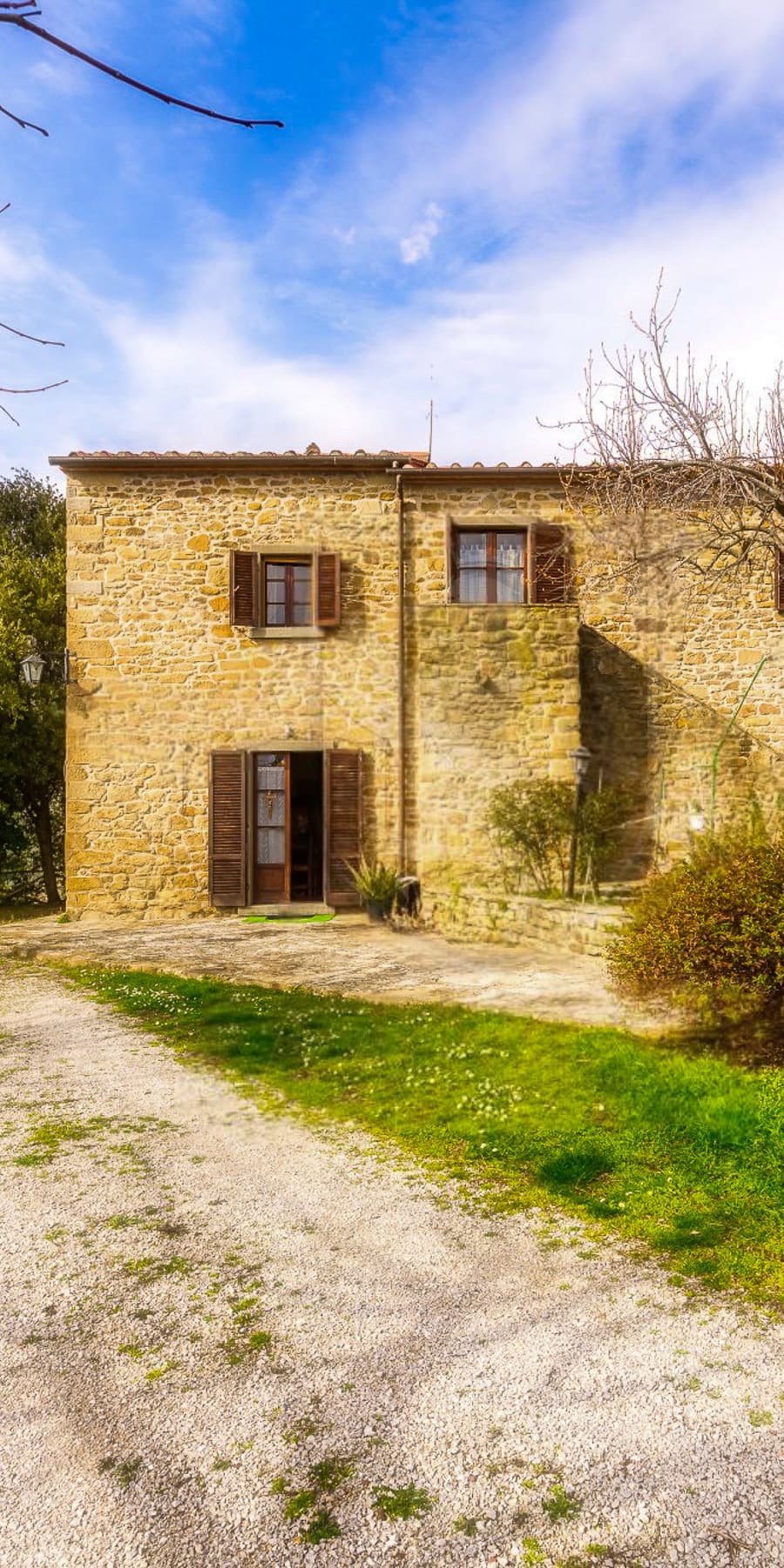 Casale panoramico con piscina nella splendida Toscana