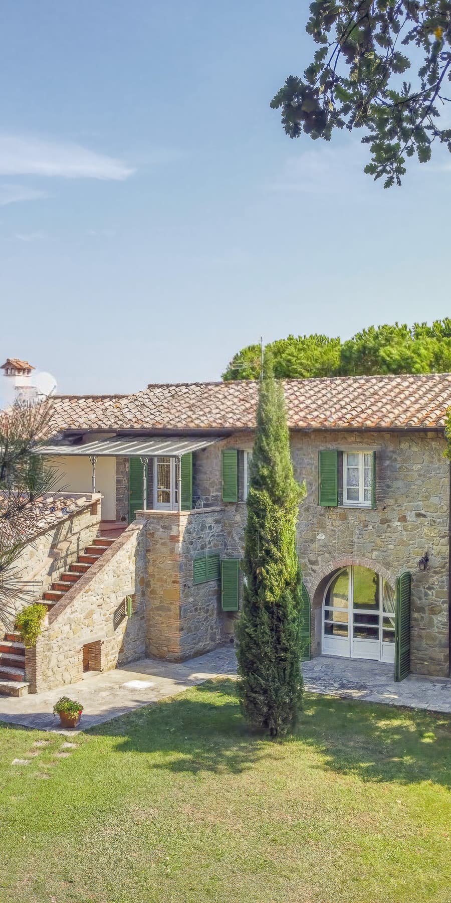 Casale d'epoca con piscina nel cuore della Toscana
