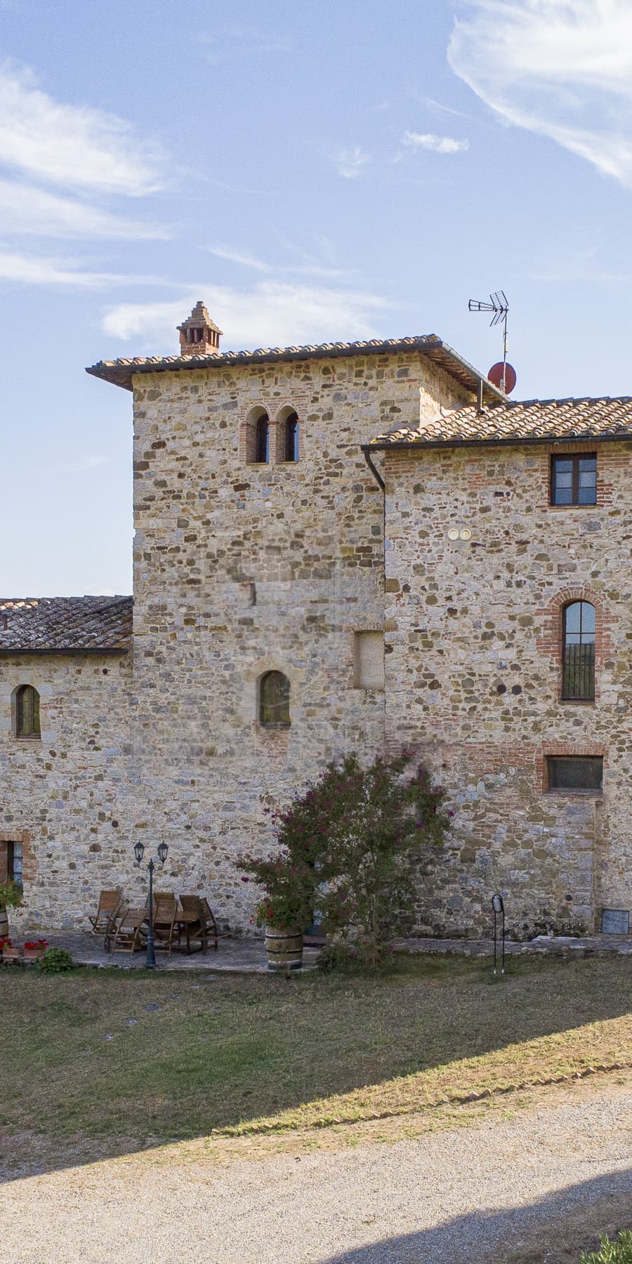 Casale nel Chianti, Castelnuovo B., tra storia e natura