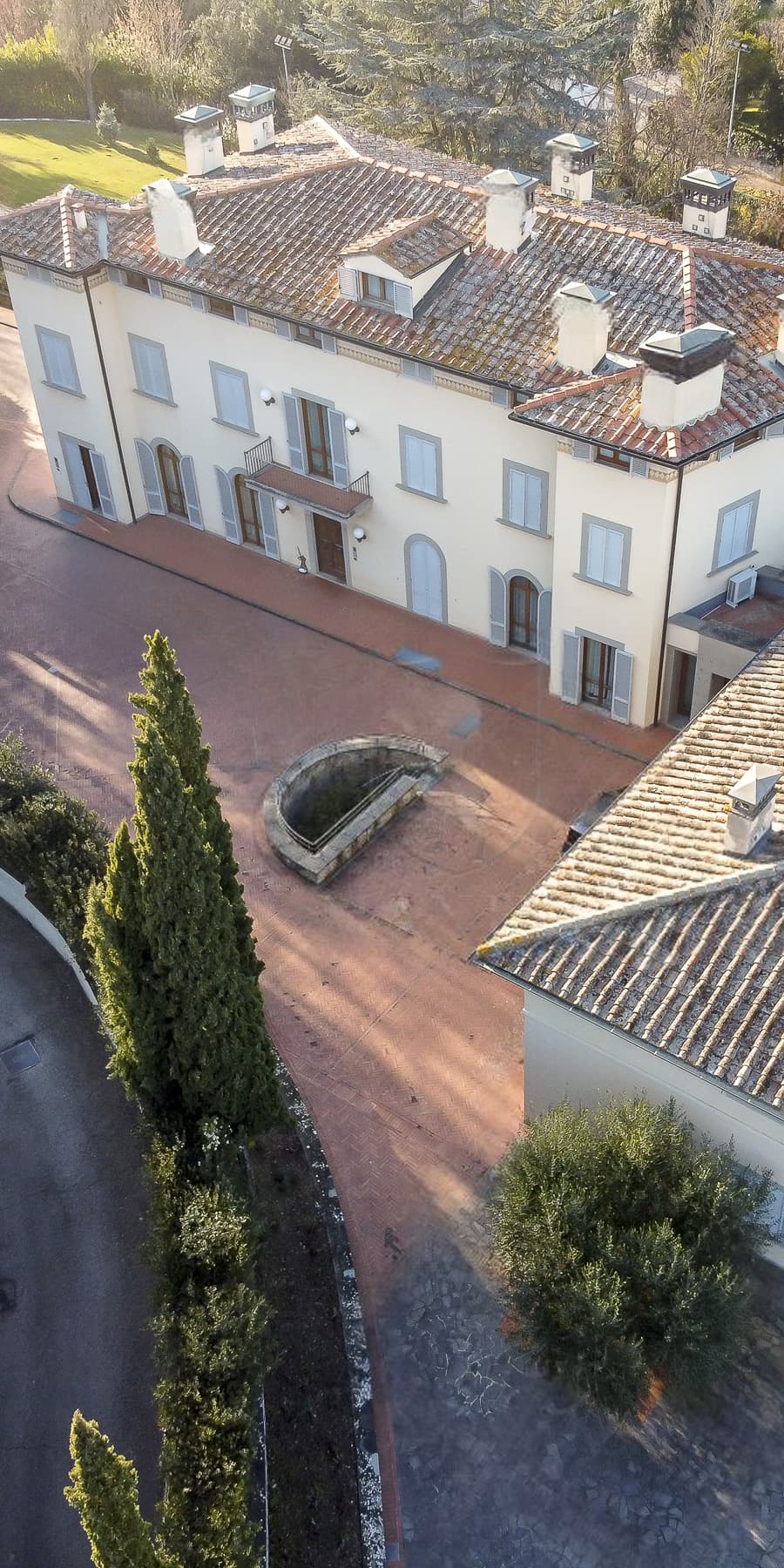 Villa nobiliare immersa nelle colline di Arezzo, Toscana