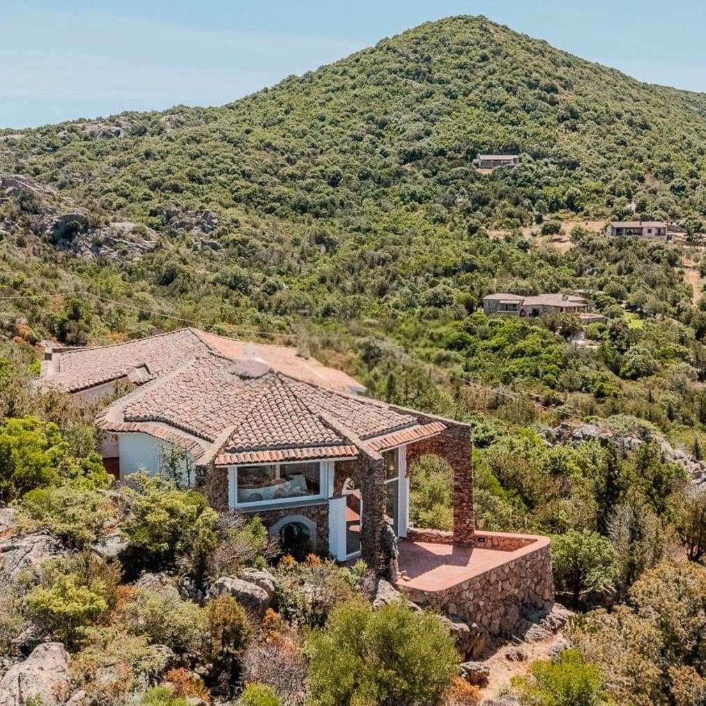 Villa panoramica con piscina a Olbia, Sardegna