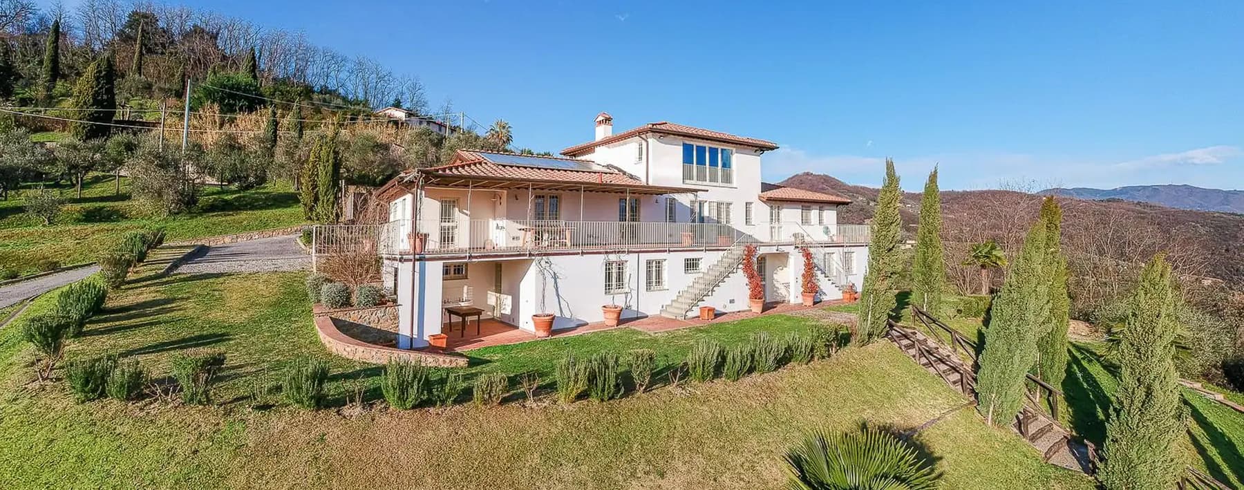 Villa di lusso in collina a Lucca, Toscana