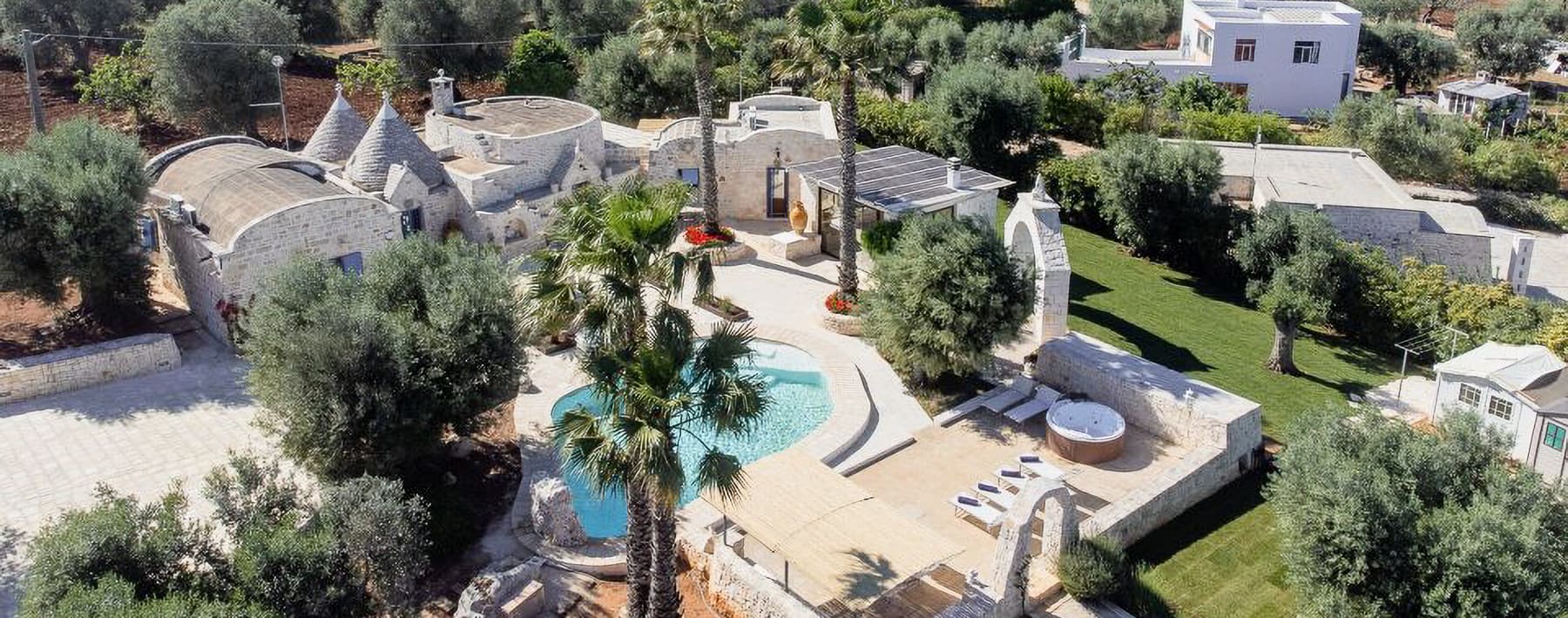 Trullo ristrutturato con piscina a Ostuni, Puglia