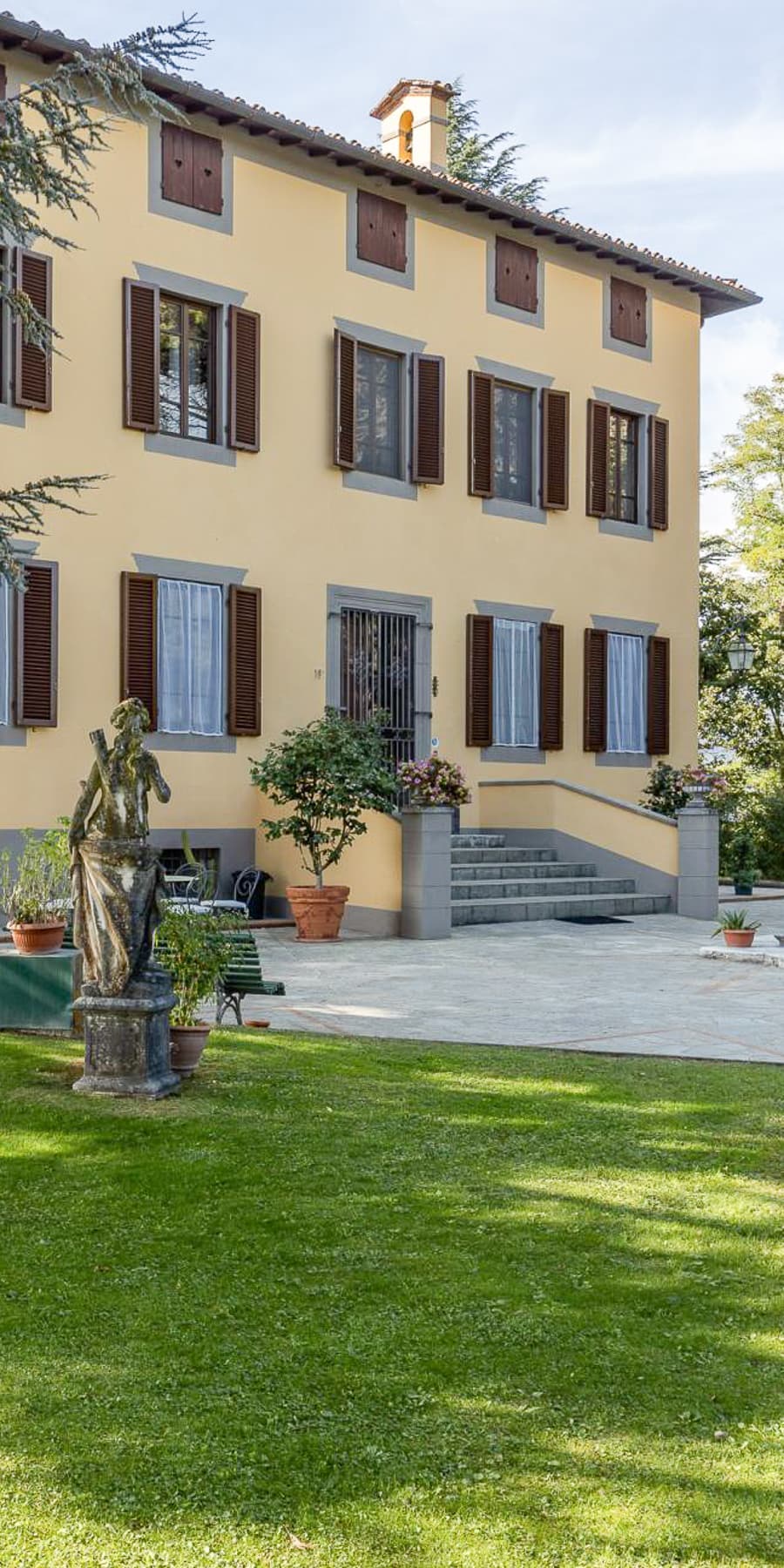 Villa magnifica tra le colline di Lucca, 800 mq di lusso