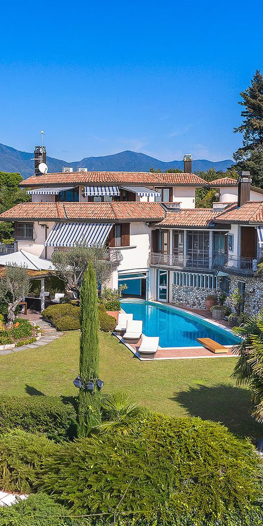 Villa esclusiva sulle colline di Varese, 510 mq di charme