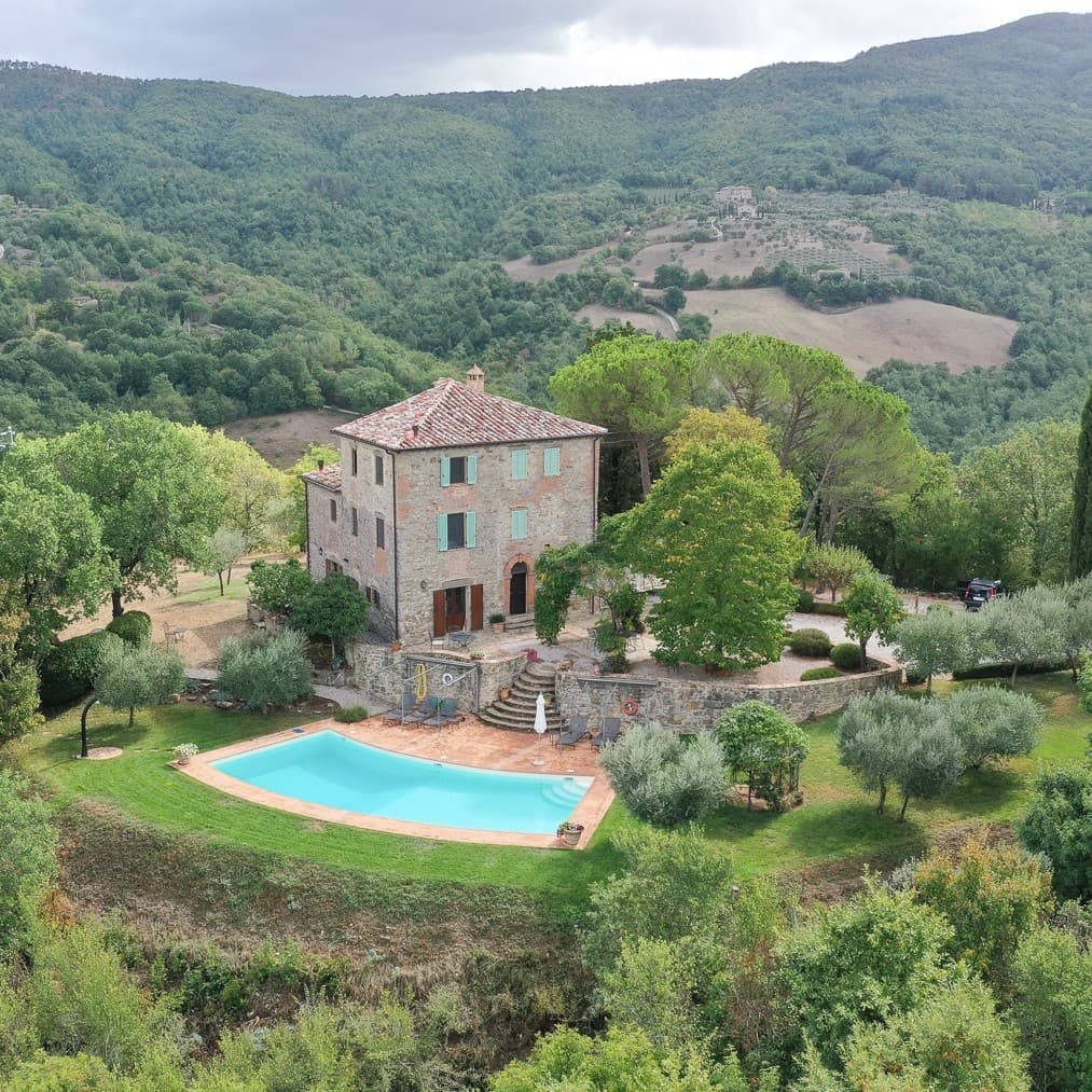 Casale unico con piscina, relax in Umbria